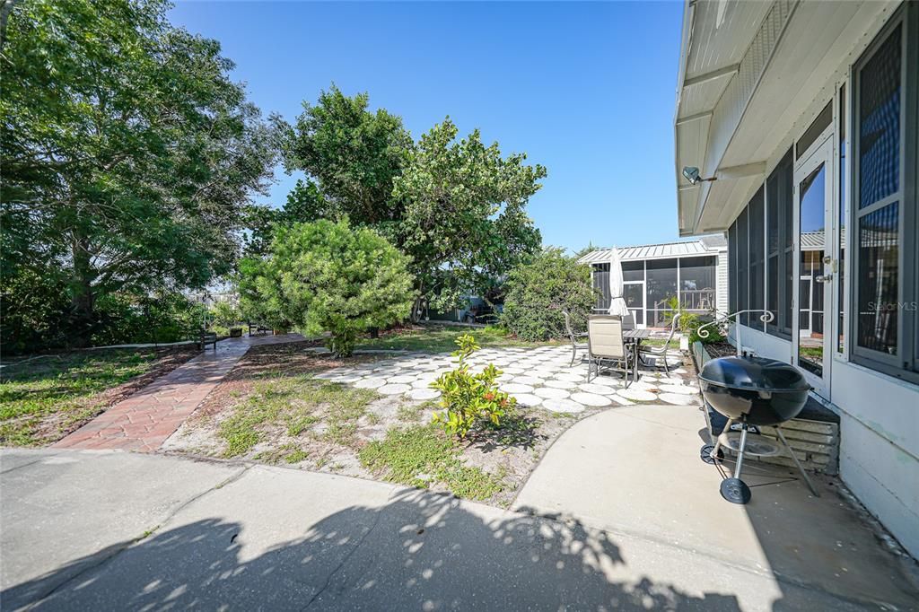 For Sale: $179,000 (2 beds, 2 baths, 1286 Square Feet)