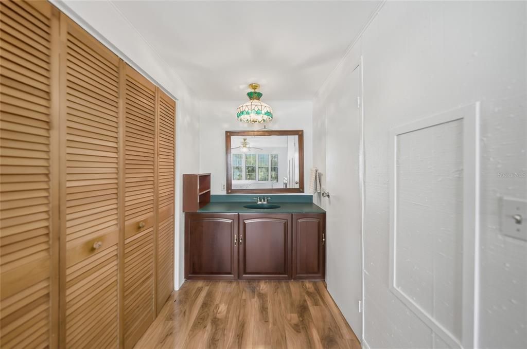 For Sale: $179,000 (2 beds, 2 baths, 1286 Square Feet)