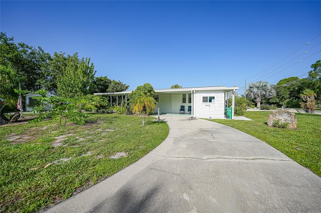 For Sale: $179,000 (2 beds, 2 baths, 1286 Square Feet)