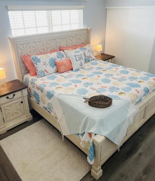 For Sale: $377,000 (1 beds, 1 baths, 718 Square Feet)