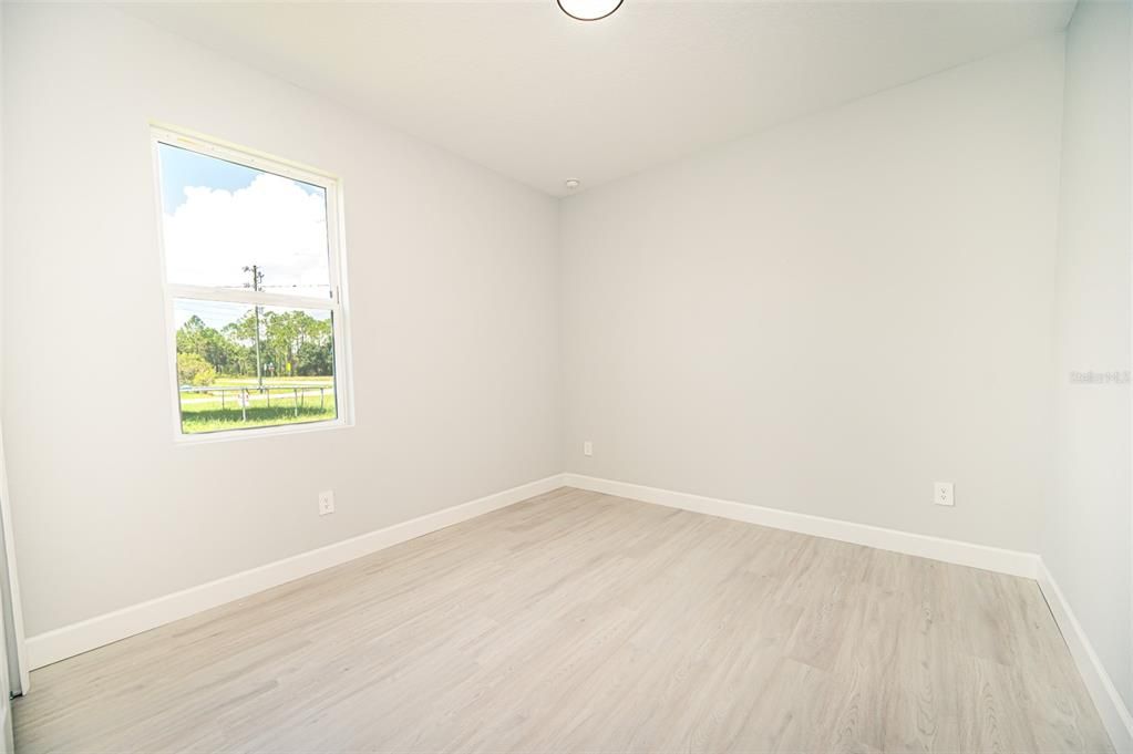 For Sale: $334,900 (4 beds, 2 baths, 1623 Square Feet)