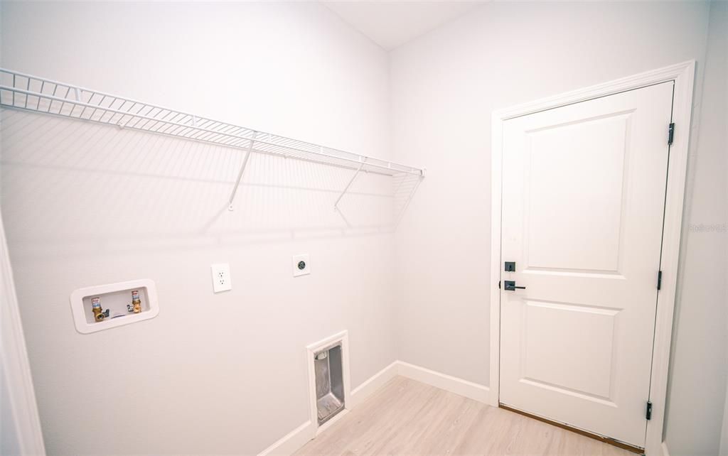 For Sale: $334,900 (4 beds, 2 baths, 1623 Square Feet)