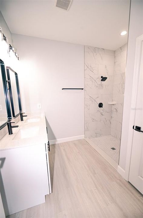 For Sale: $334,900 (4 beds, 2 baths, 1623 Square Feet)