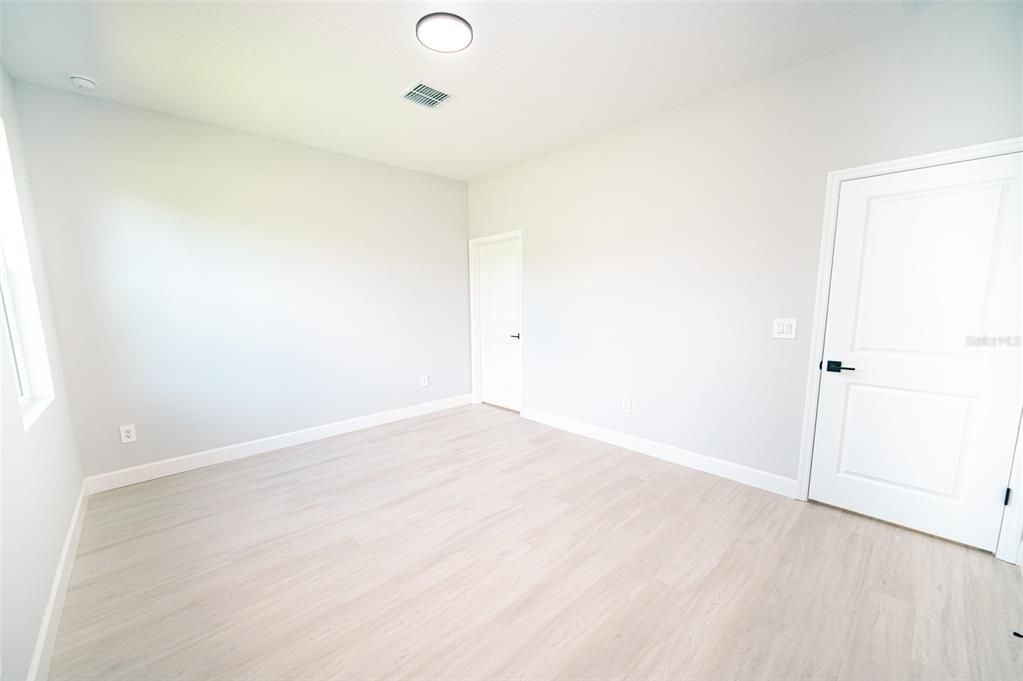 For Sale: $334,900 (4 beds, 2 baths, 1623 Square Feet)
