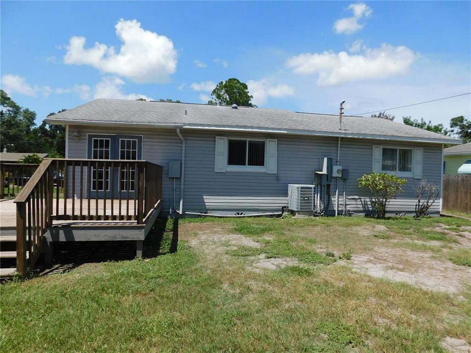 For Sale: $449,900 (2 beds, 1 baths, 1746 Square Feet)