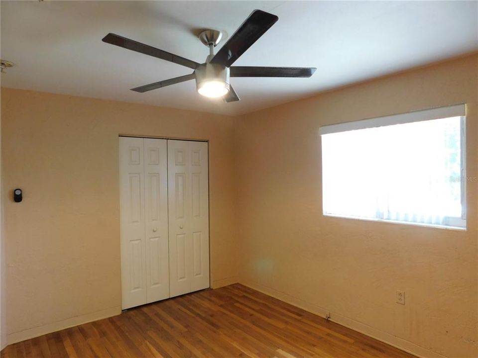 For Sale: $449,900 (2 beds, 1 baths, 1746 Square Feet)