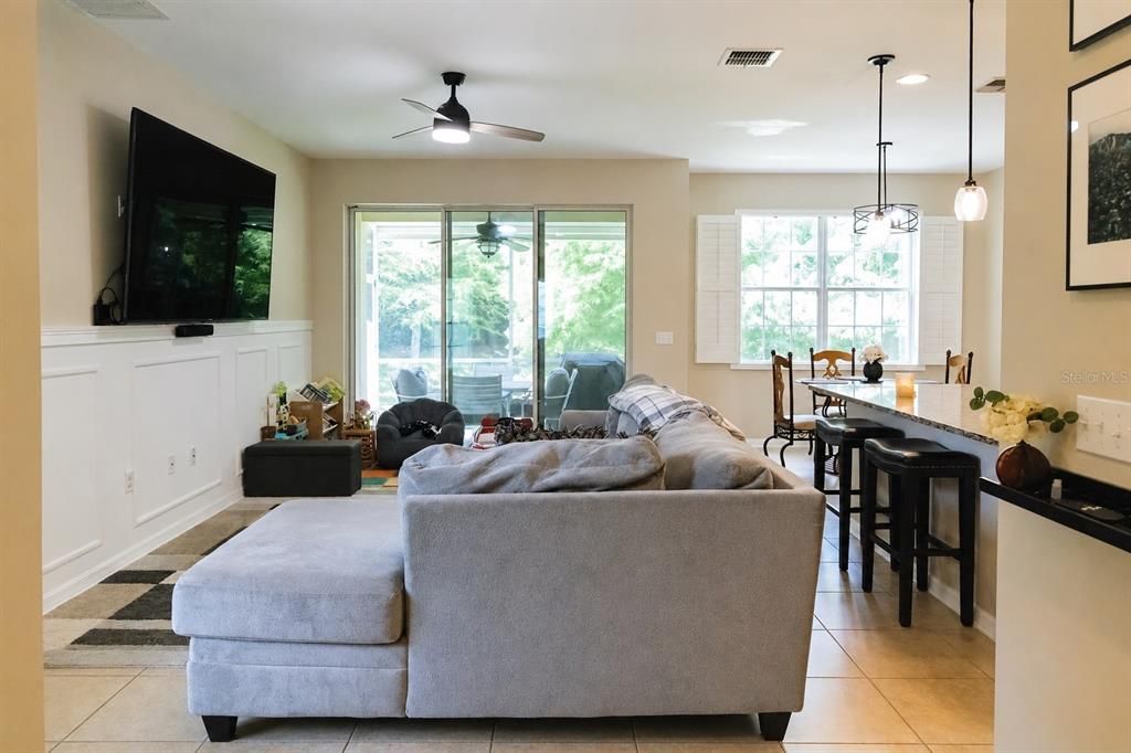For Sale: $358,900 (3 beds, 3 baths, 1752 Square Feet)