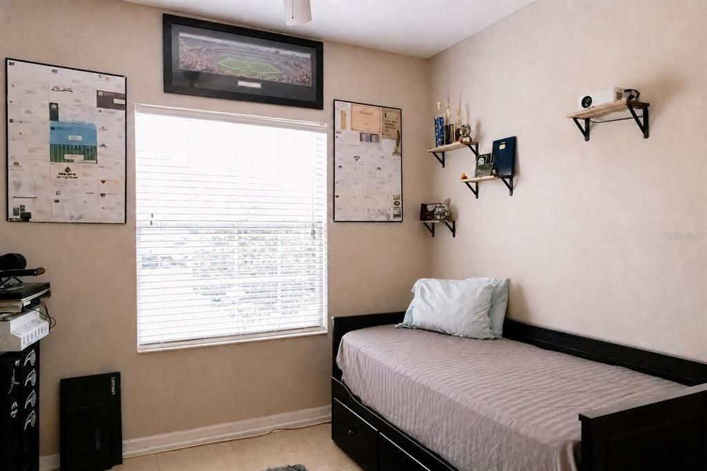 For Sale: $358,900 (3 beds, 3 baths, 1752 Square Feet)