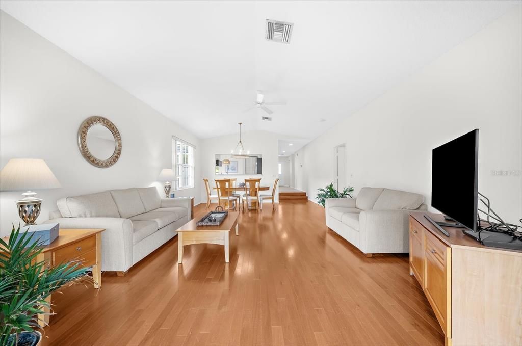 For Sale: $375,000 (3 beds, 2 baths, 1840 Square Feet)