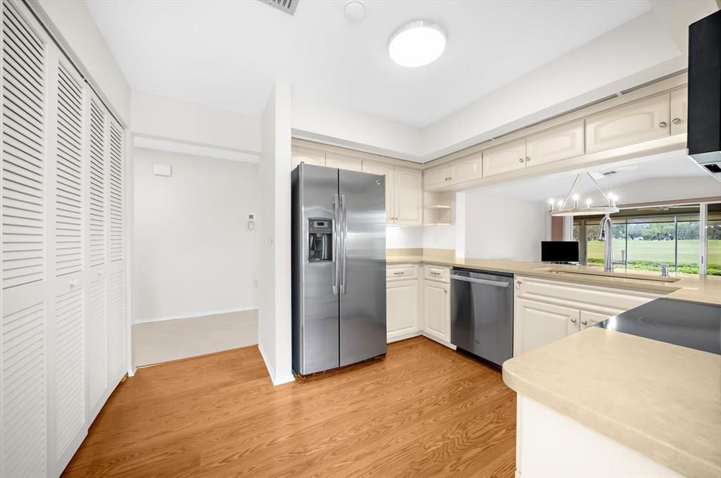 For Sale: $375,000 (3 beds, 2 baths, 1840 Square Feet)