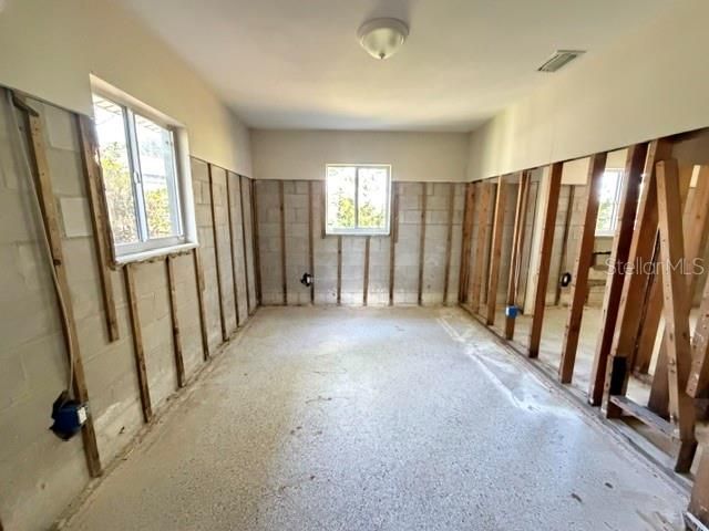 For Sale: $219,900 (4 beds, 2 baths, 1349 Square Feet)