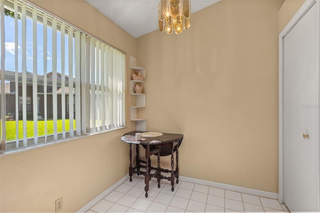 For Sale: $225,000 (2 beds, 2 baths, 1350 Square Feet)