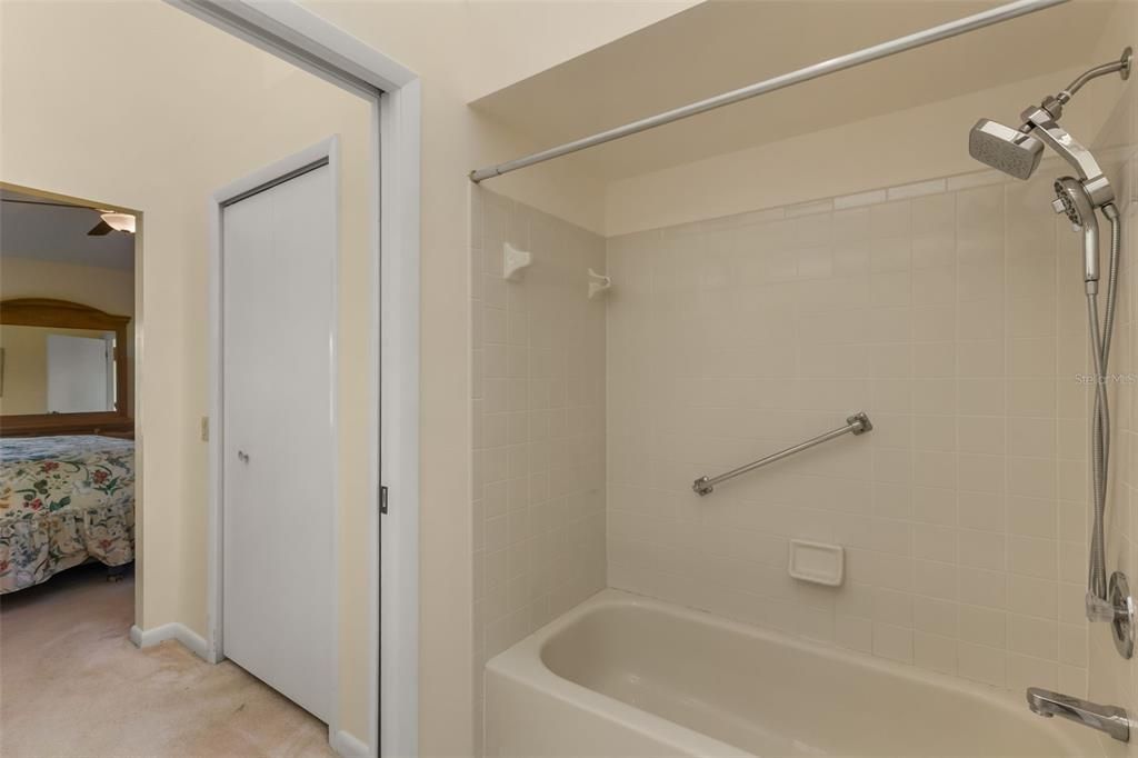 For Sale: $225,000 (2 beds, 2 baths, 1350 Square Feet)