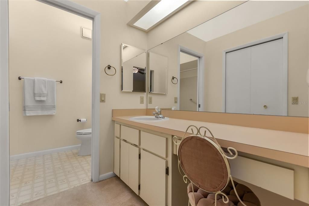 For Sale: $225,000 (2 beds, 2 baths, 1350 Square Feet)