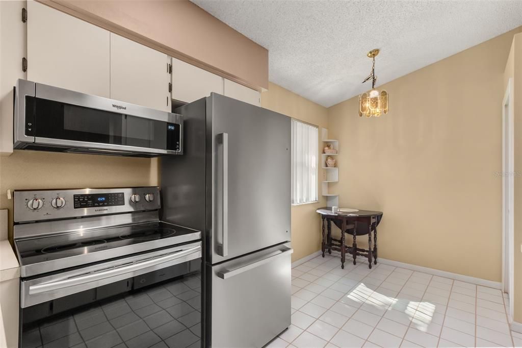 For Sale: $225,000 (2 beds, 2 baths, 1350 Square Feet)
