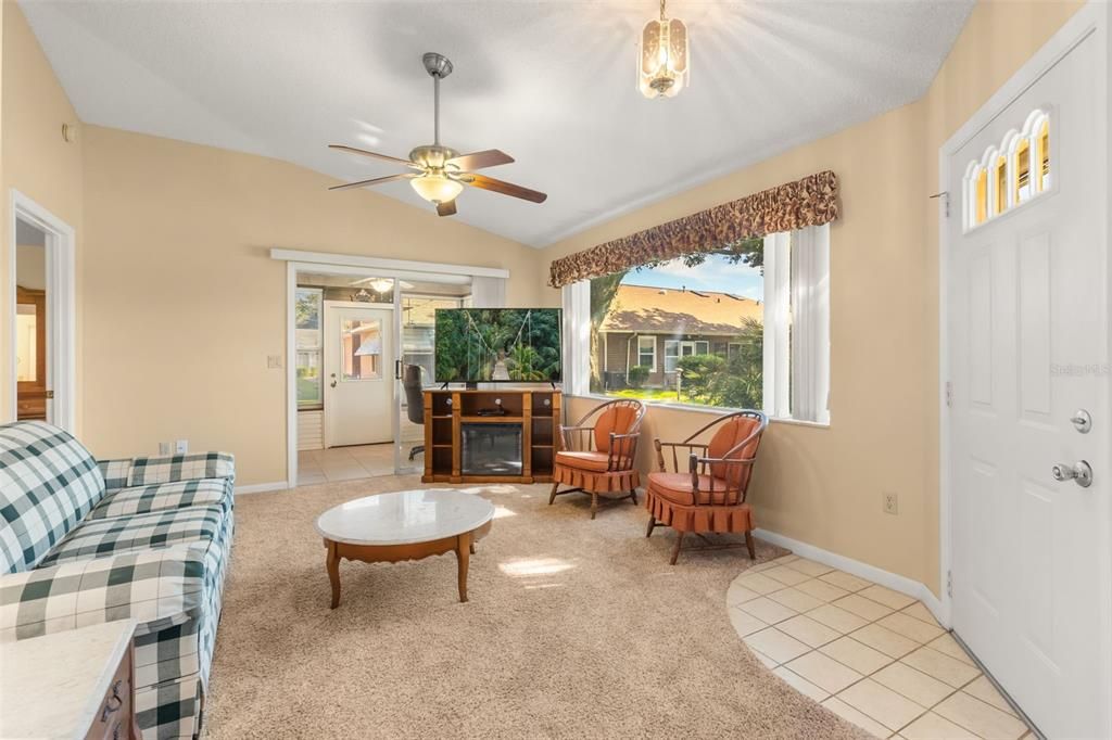 For Sale: $225,000 (2 beds, 2 baths, 1350 Square Feet)