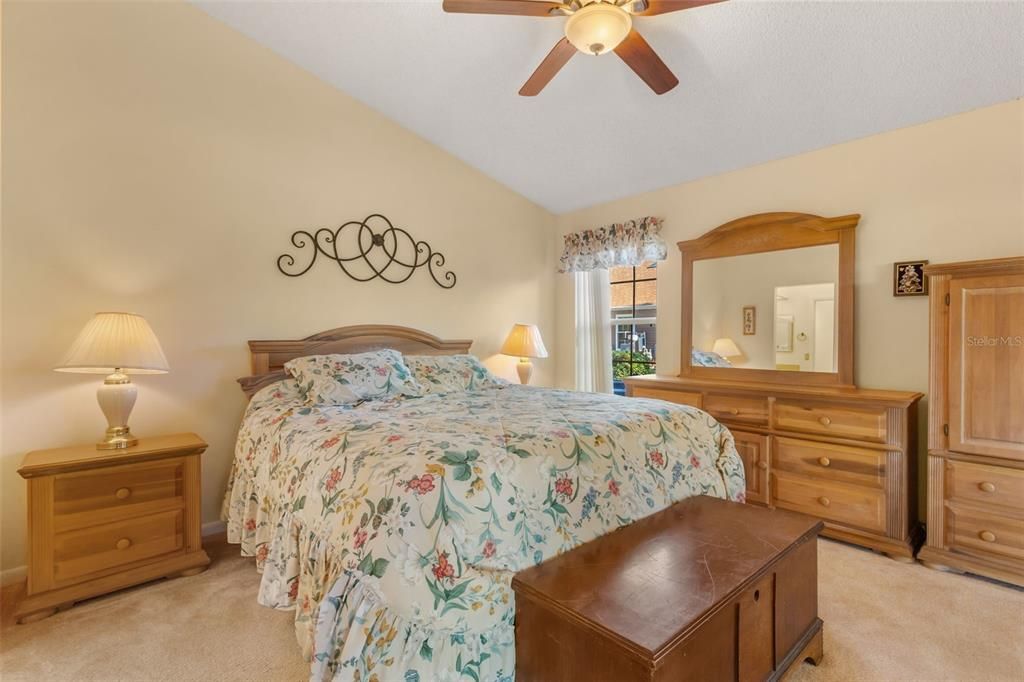 For Sale: $225,000 (2 beds, 2 baths, 1350 Square Feet)
