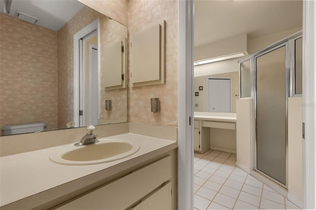 For Sale: $225,000 (2 beds, 2 baths, 1350 Square Feet)
