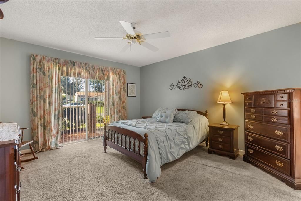 For Sale: $225,000 (2 beds, 2 baths, 1350 Square Feet)