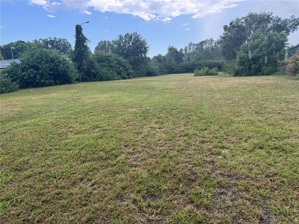 待售: $740,000 (1.00 acres)