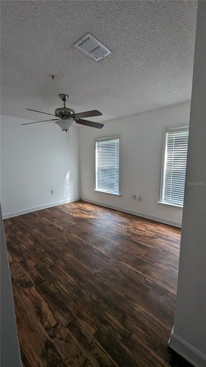 В аренду: $1,850 (3 спален, 2 ванн, 1192 Квадратных фут)