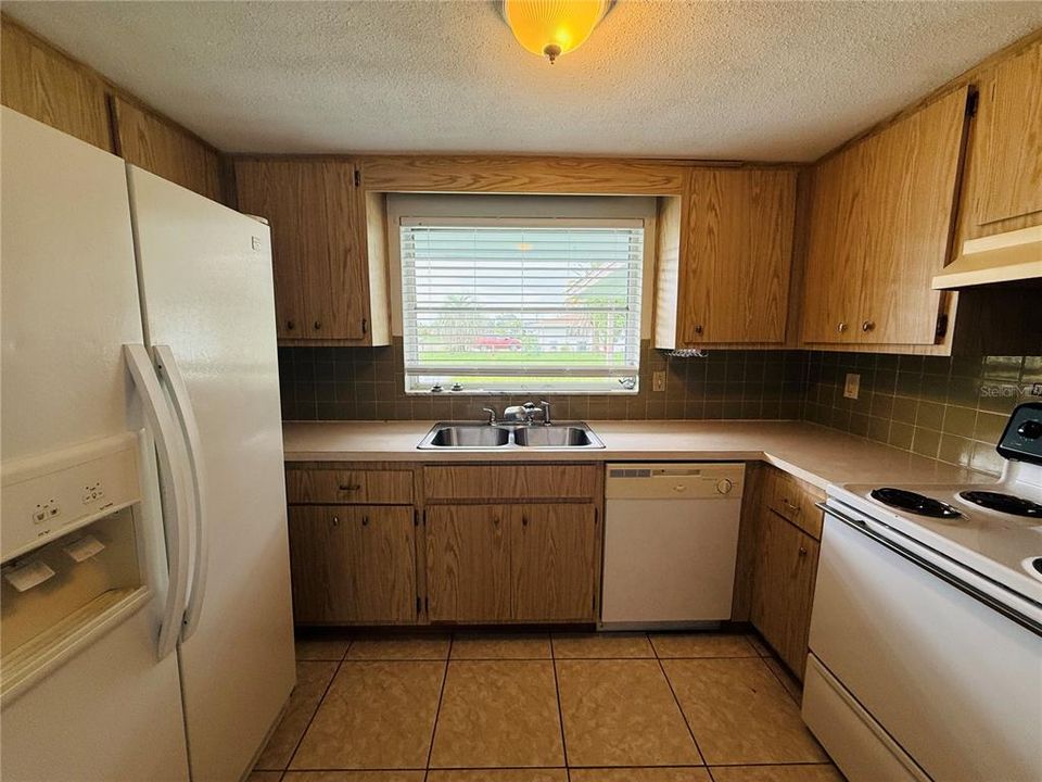 For Rent: $2,000 (2 beds, 2 baths, 1096 Square Feet)