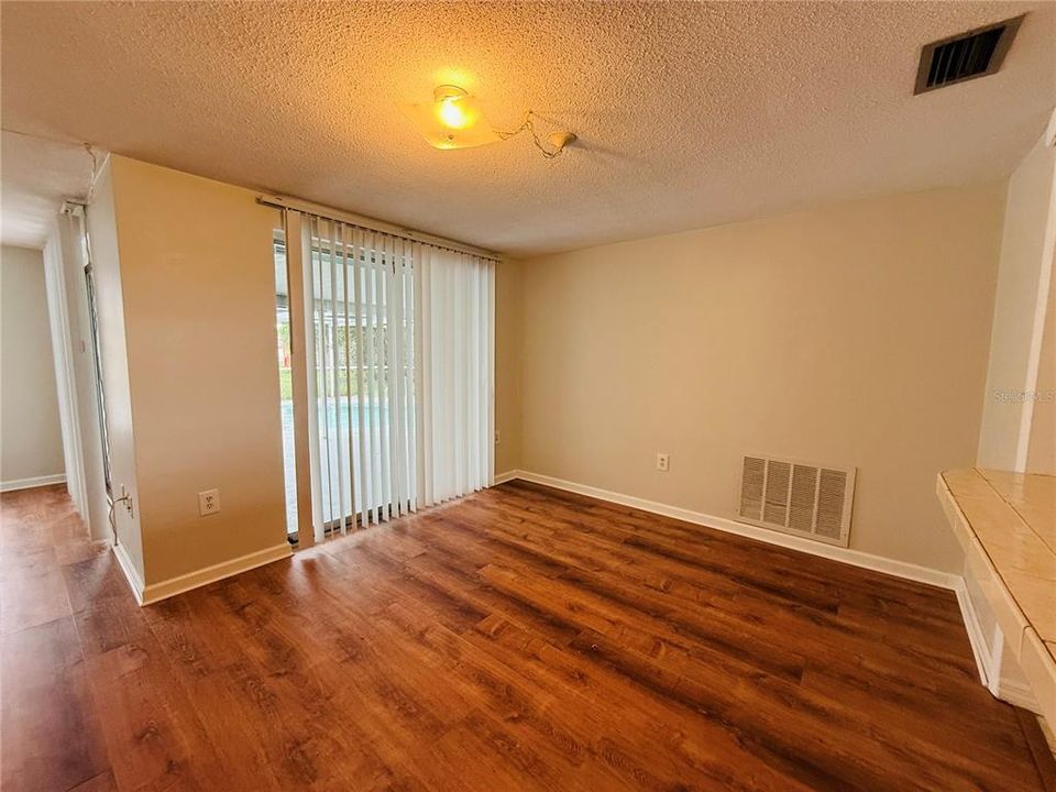 For Rent: $2,000 (2 beds, 2 baths, 1096 Square Feet)