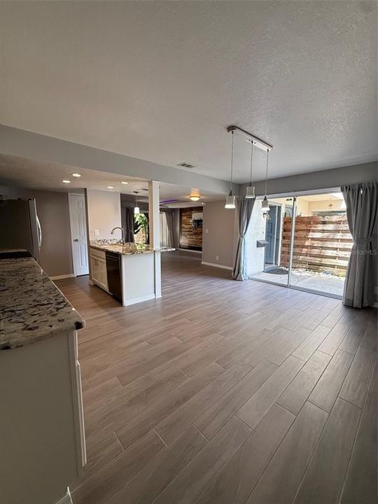 En Venta: $175,000 (3 camas, 2 baños, 1408 Pies cuadrados)