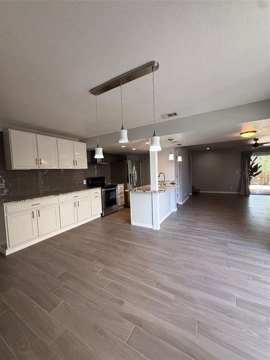 En Venta: $175,000 (3 camas, 2 baños, 1408 Pies cuadrados)