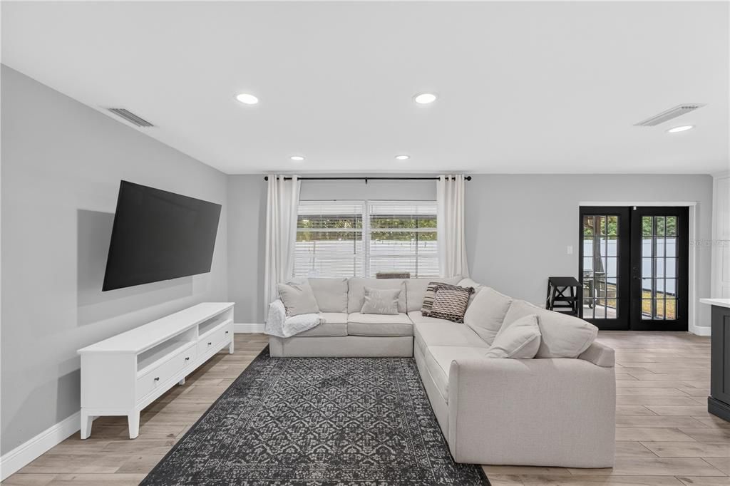 For Sale: $429,998 (3 beds, 2 baths, 1470 Square Feet)