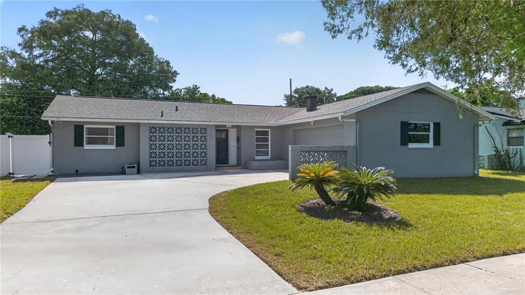 For Sale: $429,998 (3 beds, 2 baths, 1470 Square Feet)