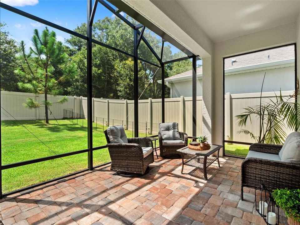 For Sale: $465,000 (3 beds, 2 baths, 1966 Square Feet)