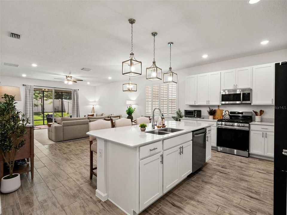 For Sale: $465,000 (3 beds, 2 baths, 1966 Square Feet)
