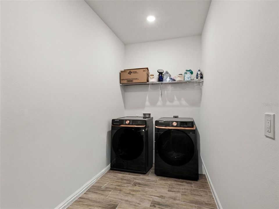 For Sale: $465,000 (3 beds, 2 baths, 1966 Square Feet)