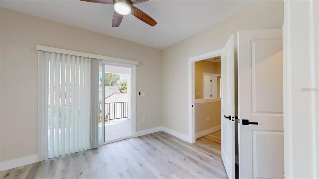 En Venta: $879,999 (5 camas, 2 baños, 3297 Pies cuadrados)