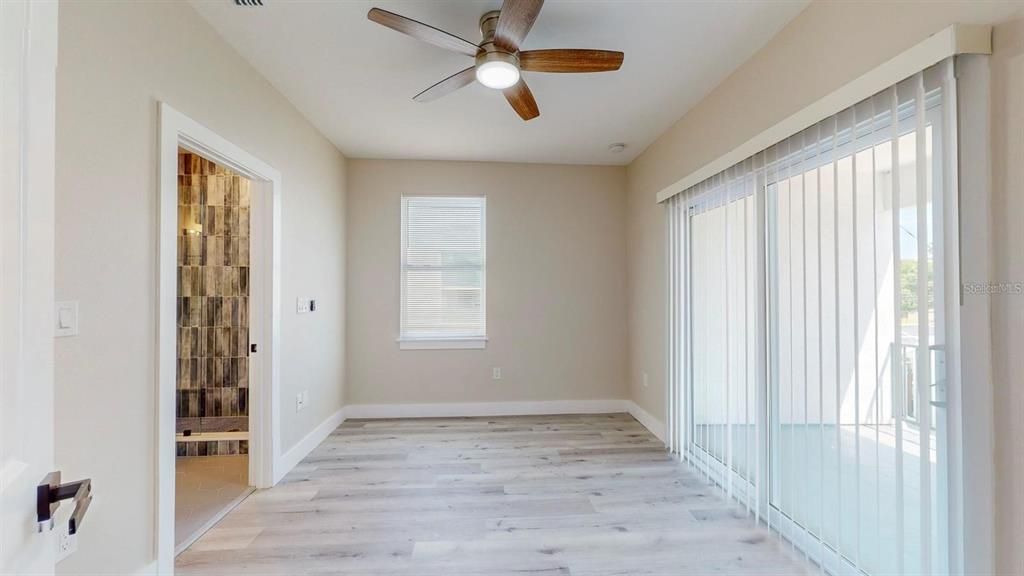 En Venta: $879,999 (5 camas, 2 baños, 3297 Pies cuadrados)