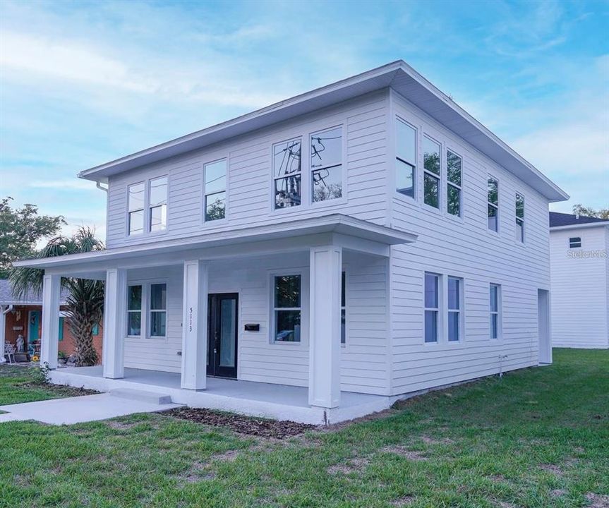 En Venta: $879,999 (5 camas, 2 baños, 3297 Pies cuadrados)