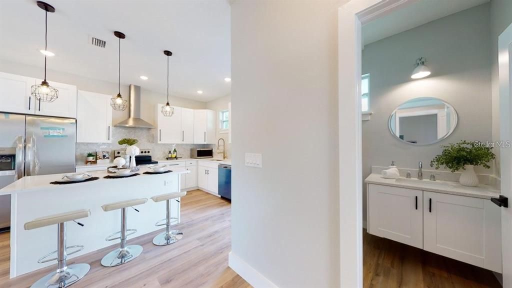 En Venta: $879,999 (5 camas, 2 baños, 3297 Pies cuadrados)