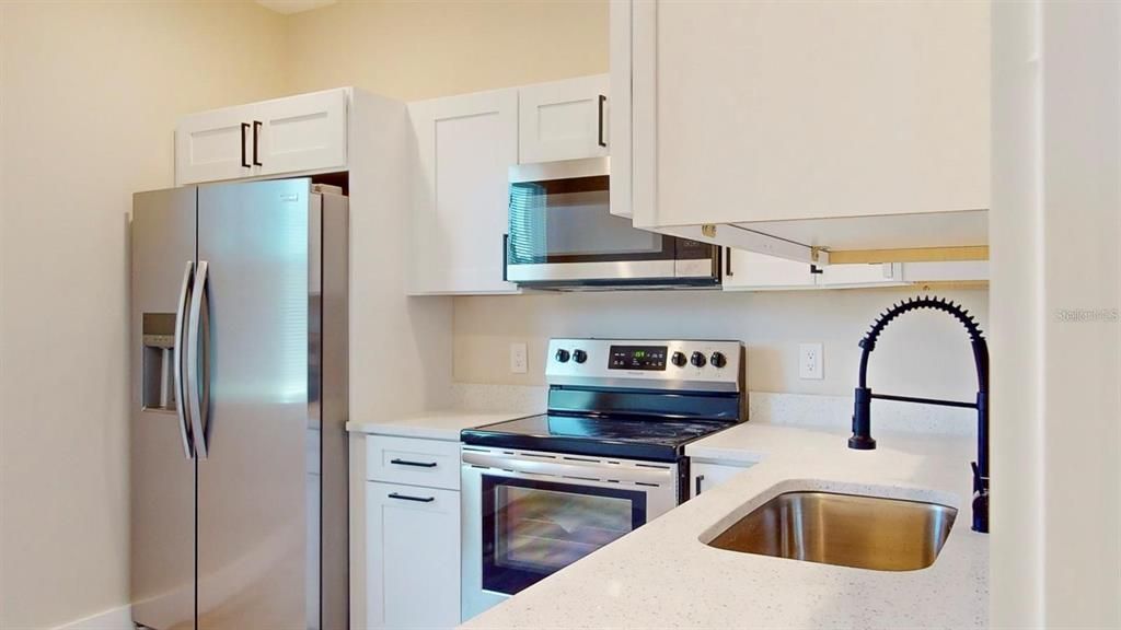 En Venta: $879,999 (5 camas, 2 baños, 3297 Pies cuadrados)