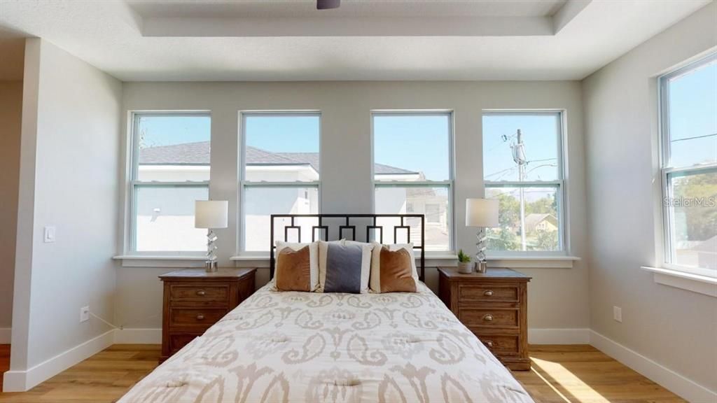En Venta: $879,999 (5 camas, 2 baños, 3297 Pies cuadrados)
