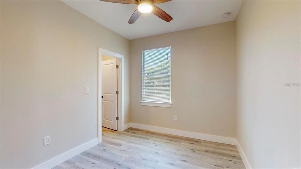 En Venta: $879,999 (5 camas, 2 baños, 3297 Pies cuadrados)