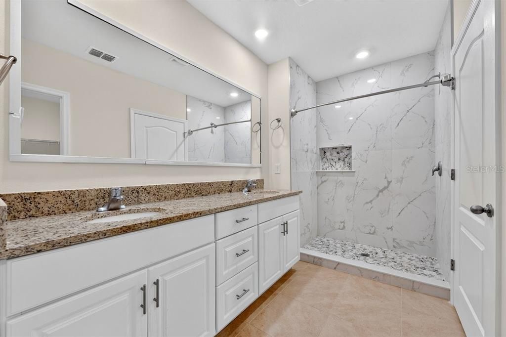 For Sale: $349,000 (3 beds, 2 baths, 1610 Square Feet)