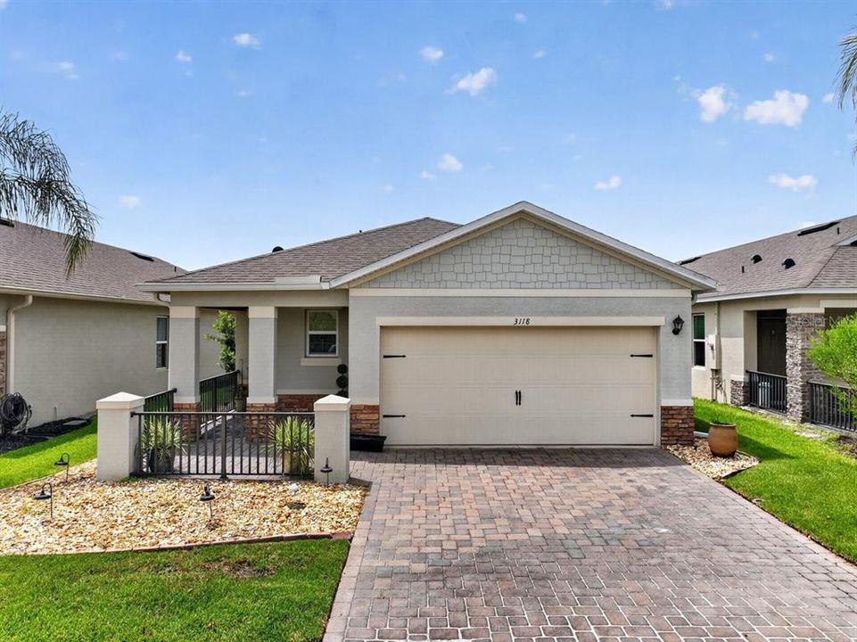 For Sale: $349,000 (3 beds, 2 baths, 1610 Square Feet)