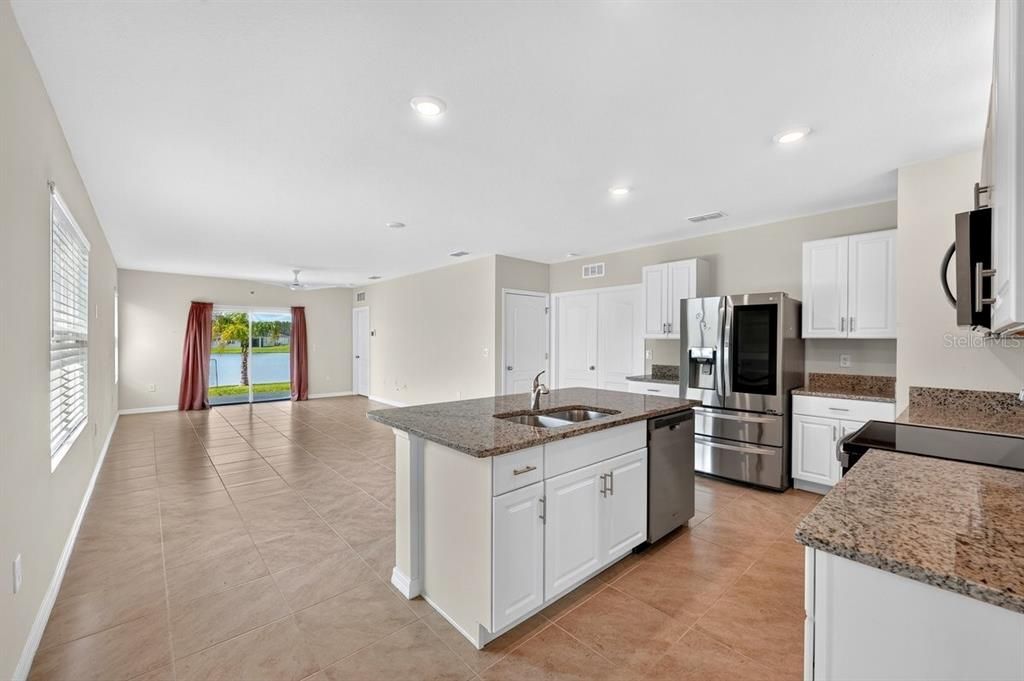 For Sale: $349,000 (3 beds, 2 baths, 1610 Square Feet)