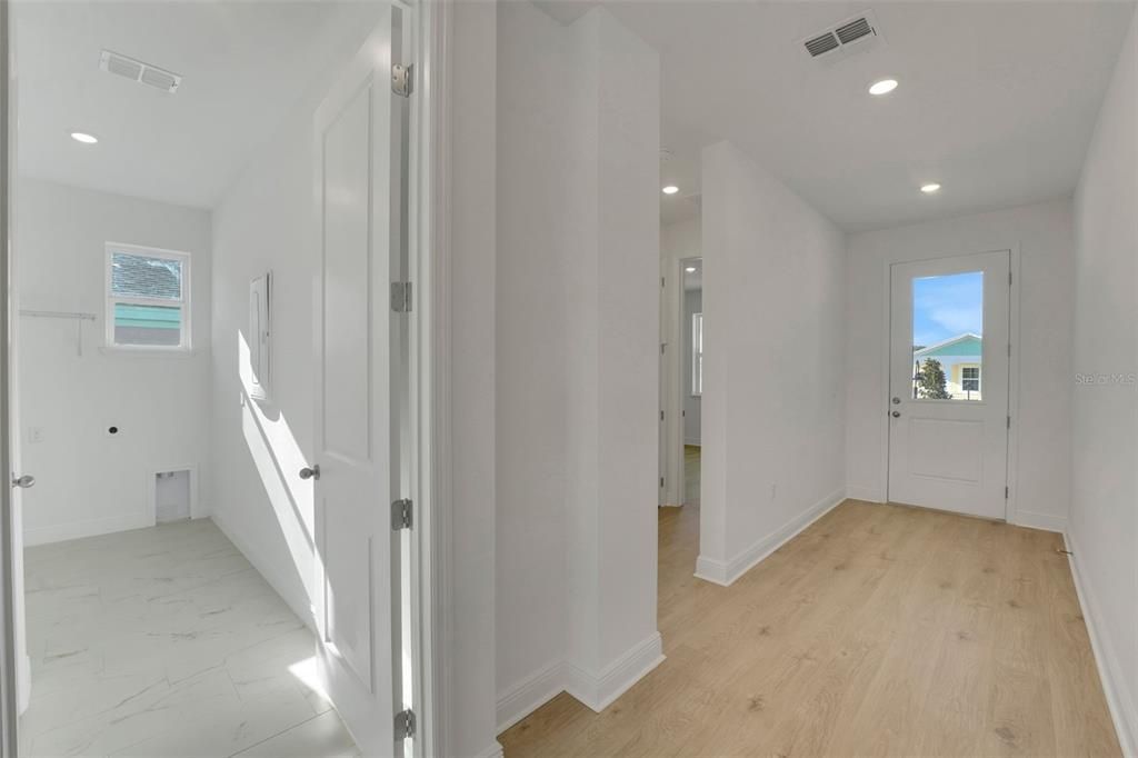 Active With Contract: $289,990 (2 beds, 2 baths, 1812 Square Feet)