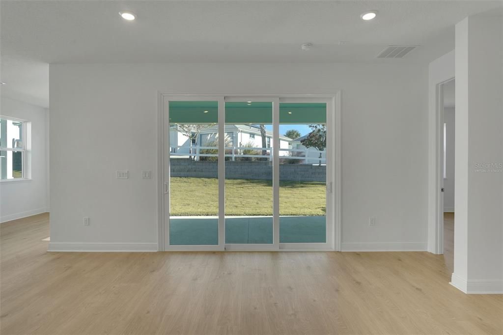 Active With Contract: $289,990 (2 beds, 2 baths, 1812 Square Feet)