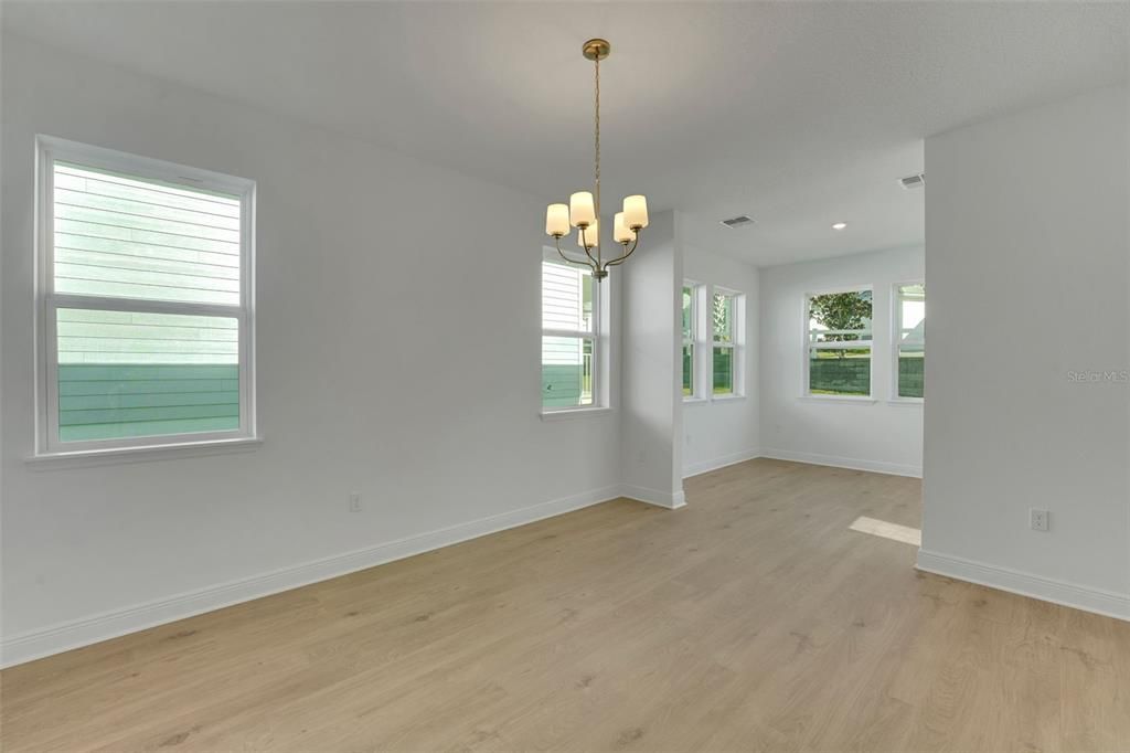 Active With Contract: $289,990 (2 beds, 2 baths, 1812 Square Feet)