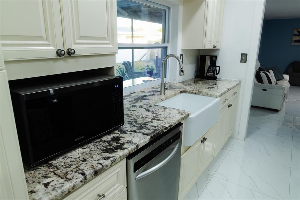 For Sale: $560,000 (4 beds, 2 baths, 1970 Square Feet)