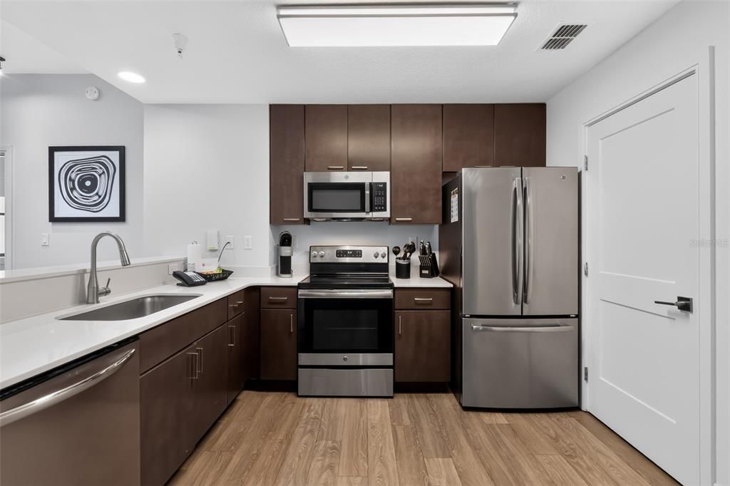 For Sale: $194,900 (3 beds, 2 baths, 1396 Square Feet)