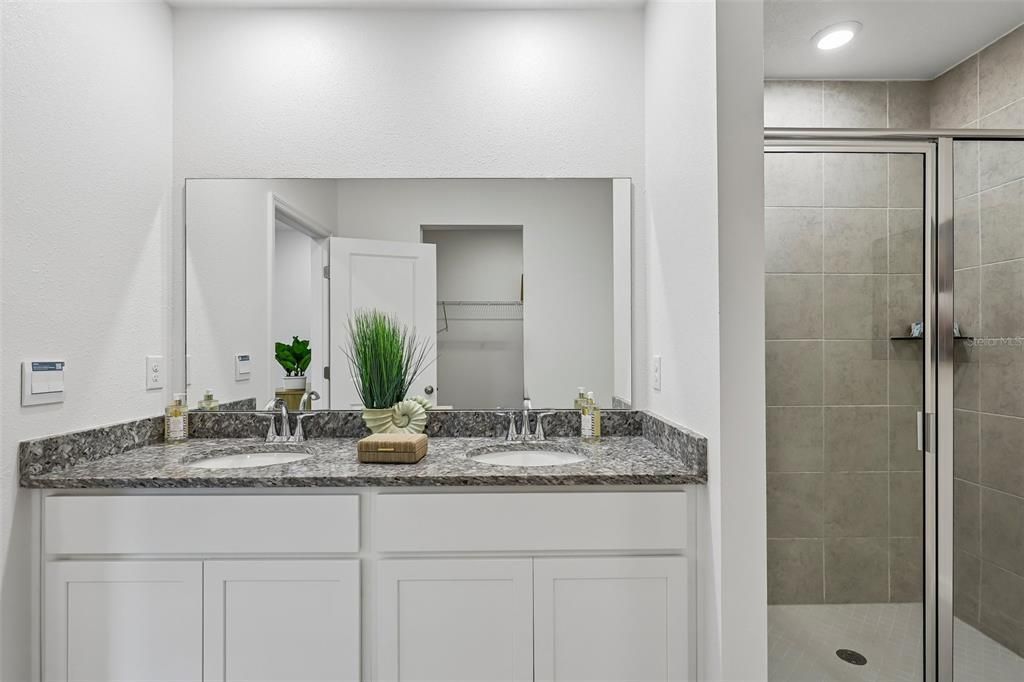 For Sale: $359,900 (4 beds, 2 baths, 1876 Square Feet)